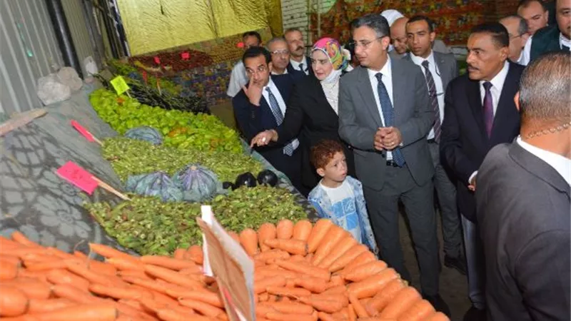 التموين تطرح الخضروات والفاكهة بأسعار مخفضةبالمجمعات الاستهلاكية