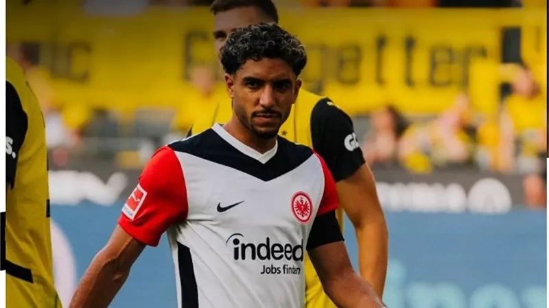 بمشاركة مرموش .. فرانكفورت يخسر بهدف نظيف أمام بوروسيا دورتموند