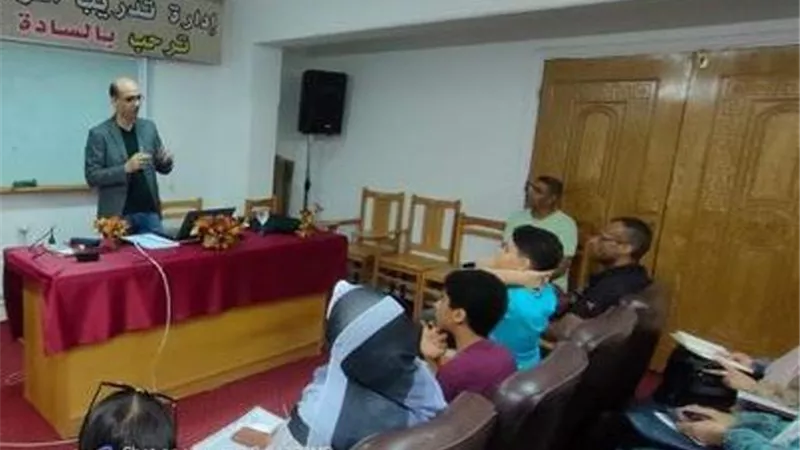 دورة تدريبية في تصميم المواقع والشعارات بجامعة القناة