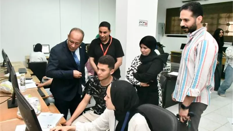 498 طالب سجلوا رغباتهم بمكتب تنسيق جامعة القناة