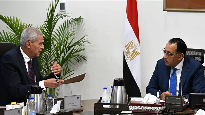 مدبولى يتابع مع رئيس هيئة الشراء الموحد عددا من ملفات العمل