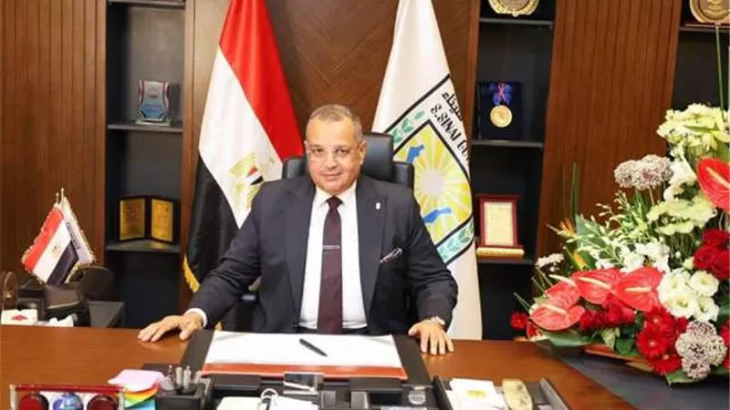 محافظ جنوب سيناء يلتقي فريقًا من الشبكة الوطنية للطوارئ والسلامة