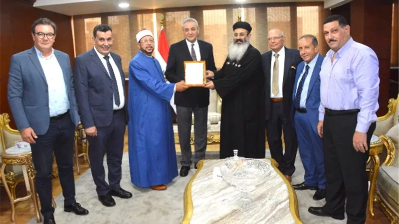 محافظ الغربية يلتقي وفد بيت العائلة لبحث سبل التعاون