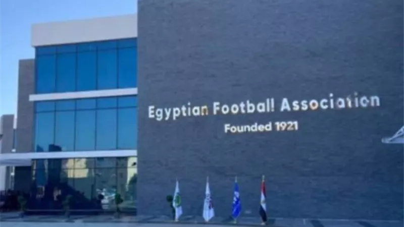 كواليس اجتماع لجنة التراخيص مع الأندية استعدادا للموسم الجديد
