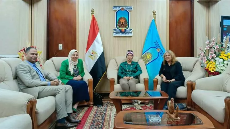 جامعة الأقصر تستقبل مدير فرع هيئة الاعتماد والرقابة الصحية