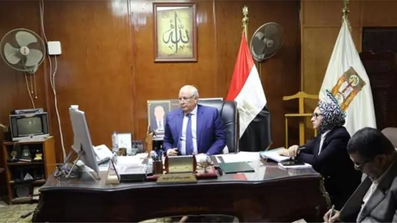 محافظ الوادي الجديد يشارك باجتماع مجلس المحافظين