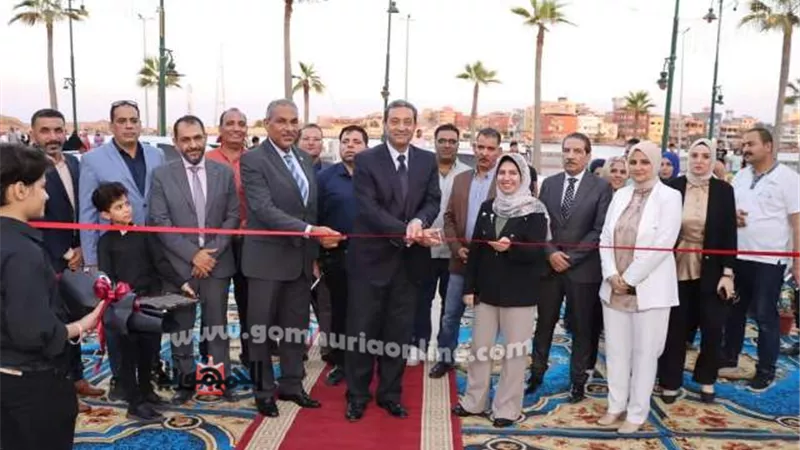 محافظ دمياط يفتتح معرض