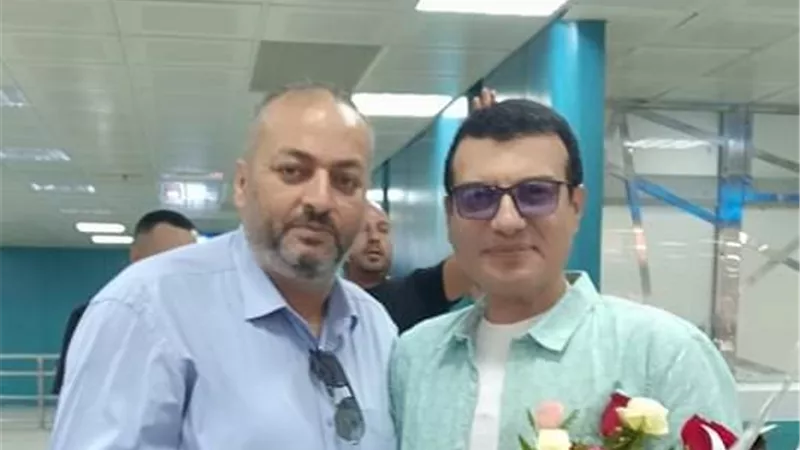 بالفيديو.. استقبال ايهاب توفيق بمطار تونس