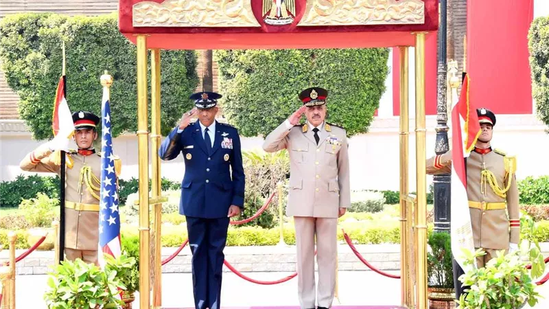 الفريق أحمد خليفة يلتقى رئيس هيئة الأركان المشتركة الأمريكية