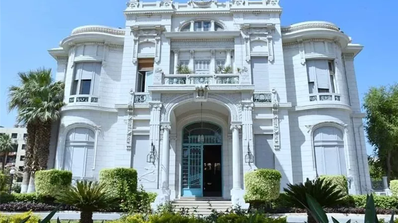 معامل جامعة عين شمس تستعد لاستقبال الطلاب بمرحلة تقليل الاغتراب
