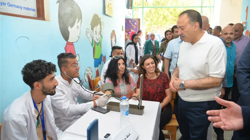 محافظ أسيوط يفتتح القافلة الطبية للكشف والعلاج بالمجان