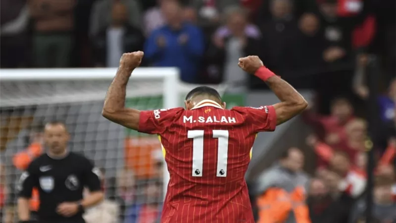 الكلمات تعجز عن وصف الملك المصري..ليفربول يتغنى بصلاح