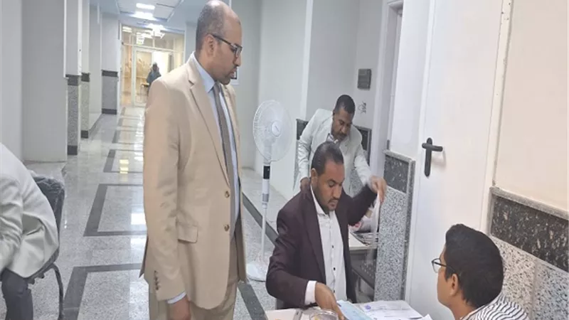 بدء استلام ملفات الطلاب المقبولين ببرامج جنوب الوادي الاهلية
