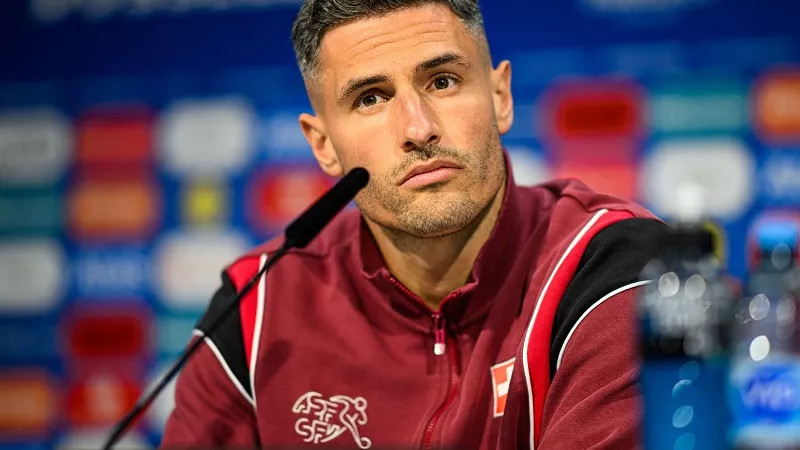 المخضرم فابيان شار يعتزل اللعب الدولى مع منتخب سويسرا