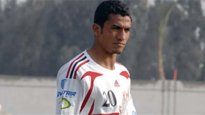 ابتلع لسانه .. نقل حسام عرفات للمستشفى
