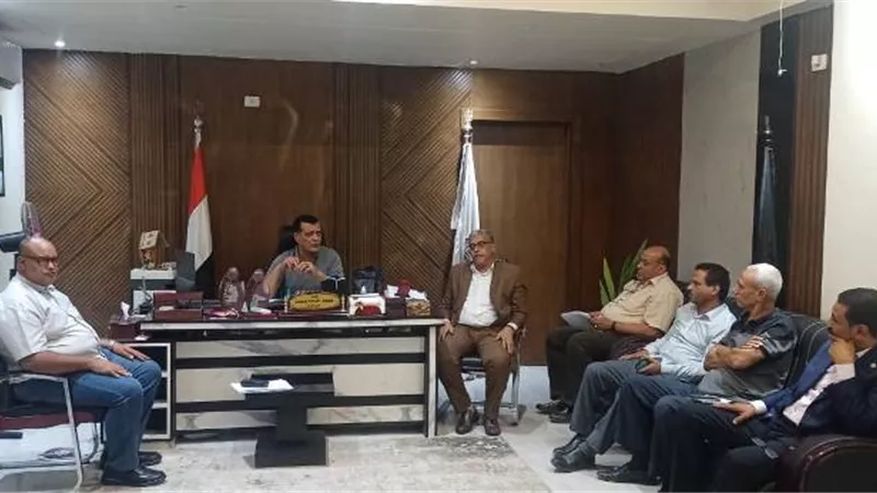 تعليم قنا يناقش آليات عمل مبادرة 