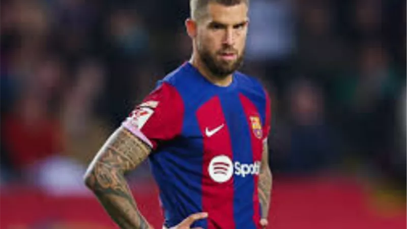 مدافع برشلونه على أعتاب اتحاد جده السعودي
