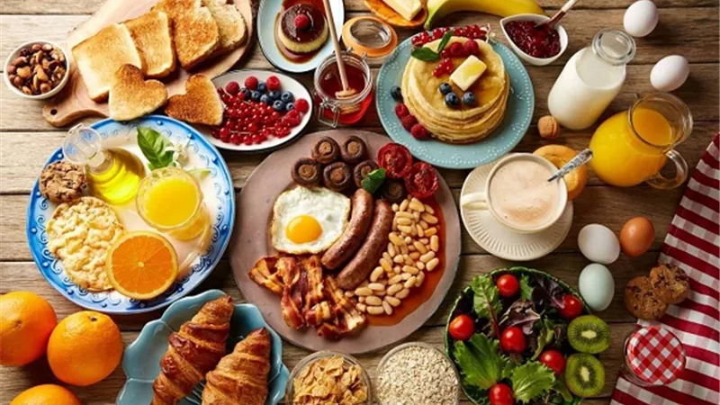 خبراء .. تناول وجبة إفطار دسمة تسمح للجسم بحرق السعرات الحرارية