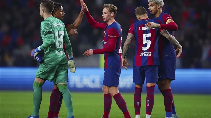 اتحاد جدة يسعى للتعاقد مع أحد نجوم برشلونة
