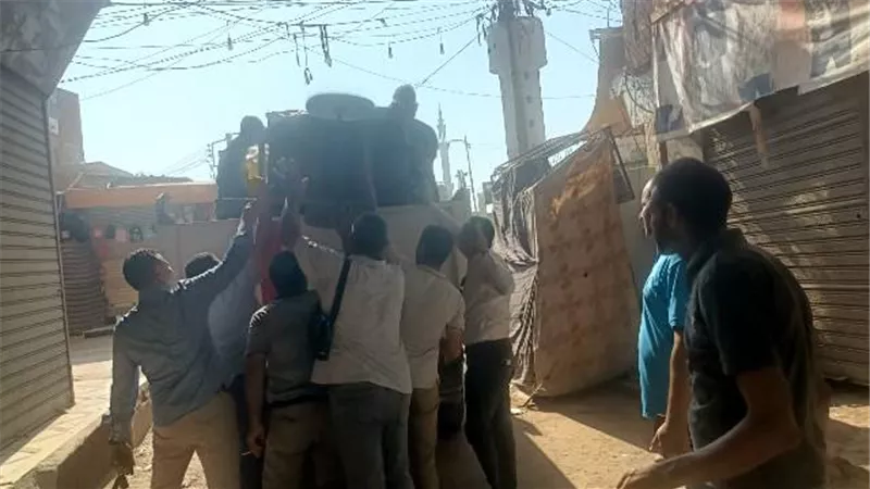 محافظ الغربية يتابع الحملات الموسعة لرفع الإشغالات بالسنطة