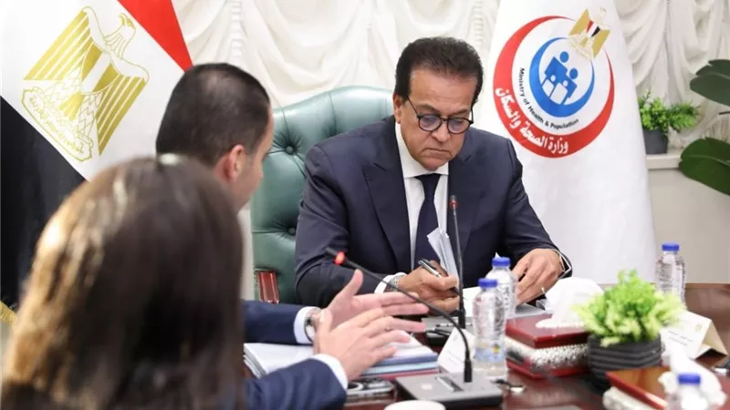 وزير الصحة يتابع خطوات إطلاق المنصة الالكترونية الخاصة بالسياحة الصحية