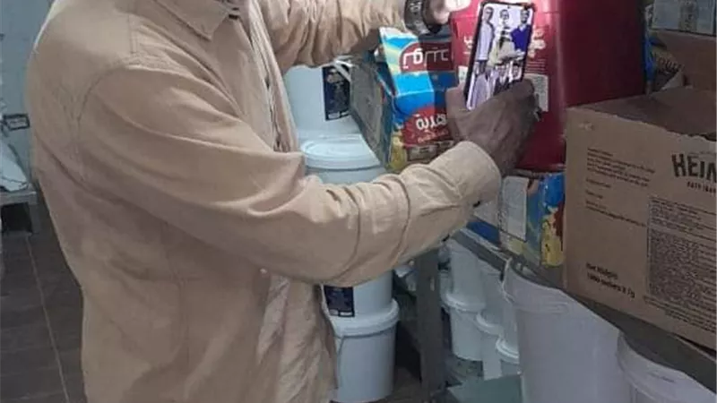 اعدام 277.5 كجم و 59 لتر لاغذية ومشروبات غير صالحة للاستهلاك