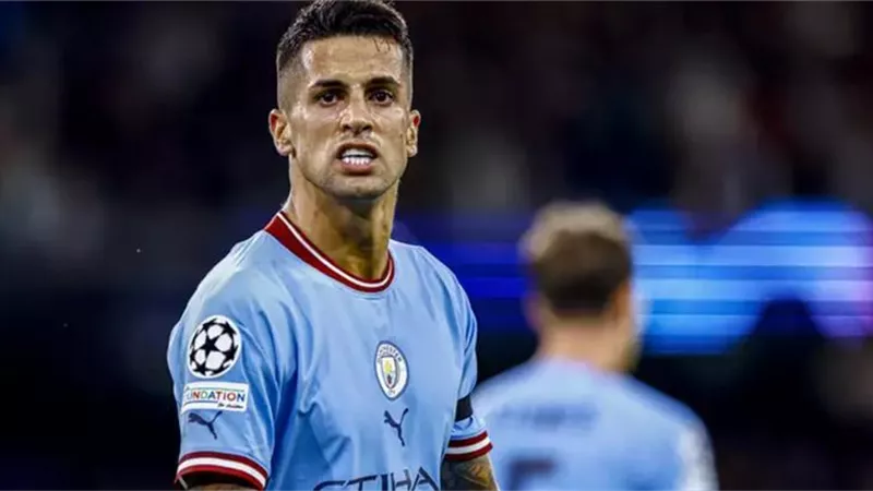 مانشستر سيتي يوافق على بيع كانسيلو للهلال السعودى