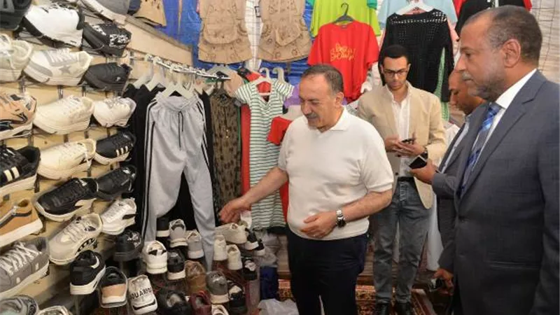 محافظ أسيوط يفتتح معرض 