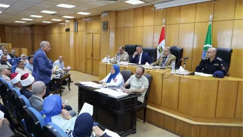 محافظ المنيا يناقش خطة العام الدراسي الجديد