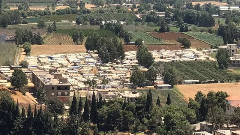 السلطات اللبنانية تقرر إخلاء بلدة من النازحين السوريين