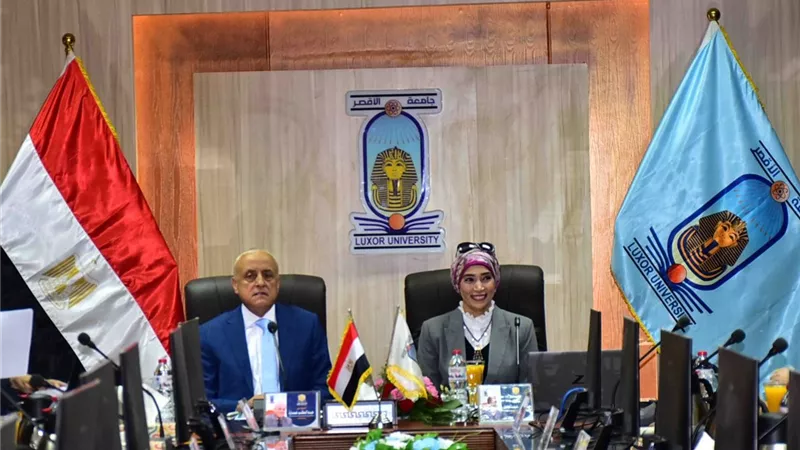 محافظ الأقصر يشهد الجلسة ٦٧ لمجلس الجامعة