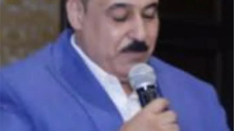 رضا شعلان : حمام سباحه وملعب خماسى بسلامون القماش