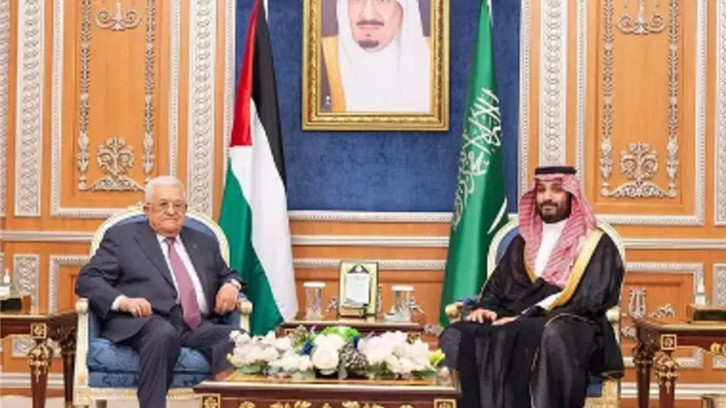 ولي عهد السعودية يستقبل الرئيس الفلسطيني في الرياض