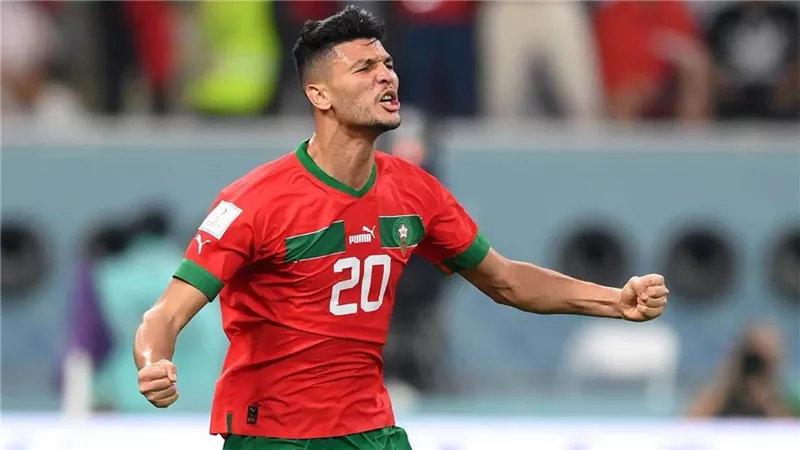 ناقد رياضي مغربي: أشرف داري في الأهلي لمدة 4 سنوات .. شاهد
