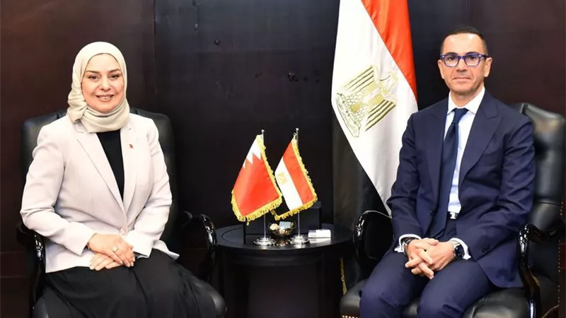 الخطيب: أهمية العمل على زيادة الاستثمارات البحرينية بالسوق المصري