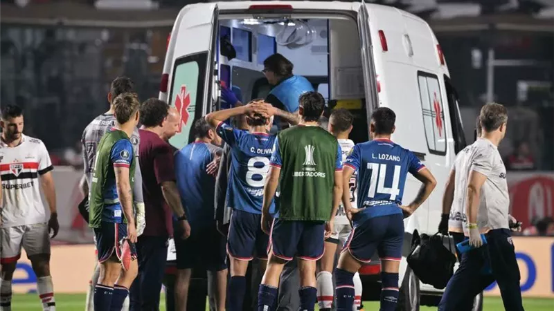 وفاة لاعب كرة قدم أوروجوياني بعد سقوطه في كأس ليبرتادوريس