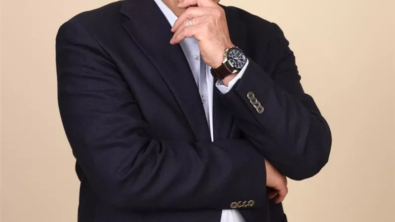 عاطف عبداللطيف رئيسا للجنة تحكيم مهرجان الغردقة لسينما الشباب