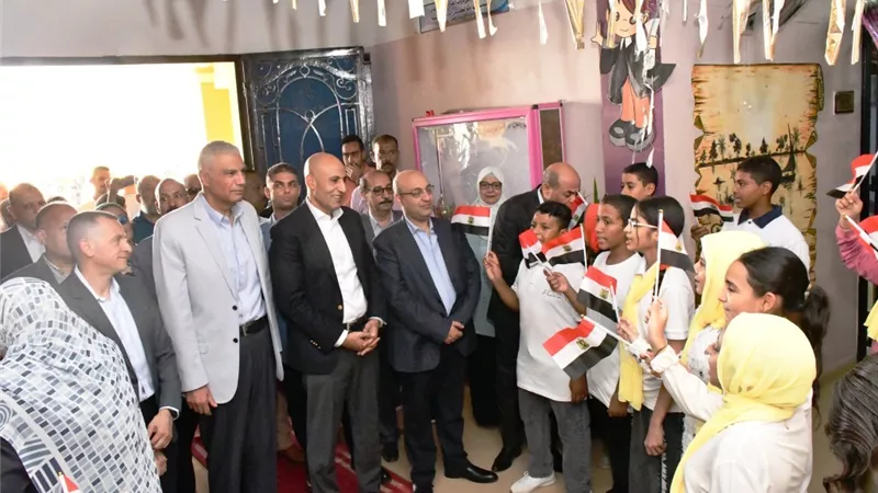 وزير التربية والتعليم ومحافظ أسوان يتفقدان جاهزية المدارس