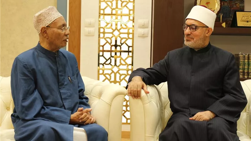 مفتي الجمهورية يستقبل نظيره الكيني لتهنئته بمنصبه