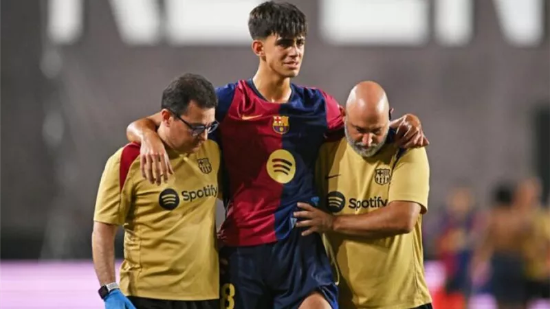 برشلونة يعلن إصابة لاعبه بالرباط الصليبي