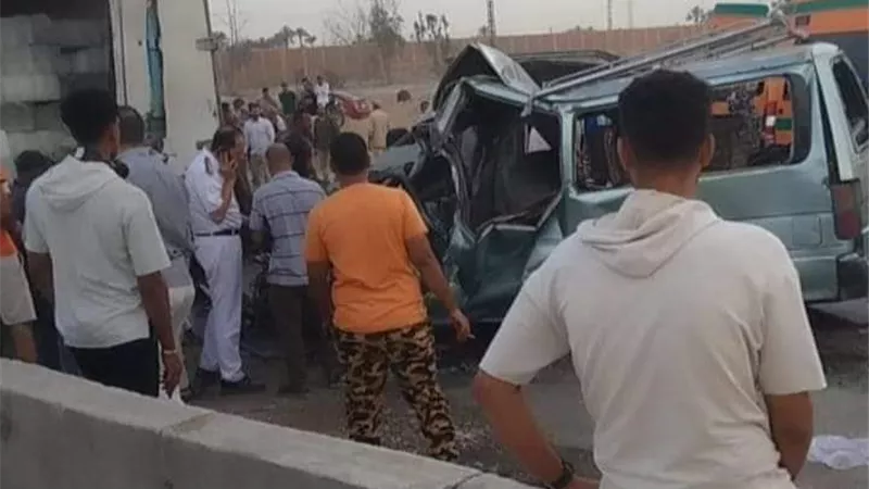 سيارة معطلة علي طريق بلبيس العاشر وراء مصرع وإصابة 16 مواطنا