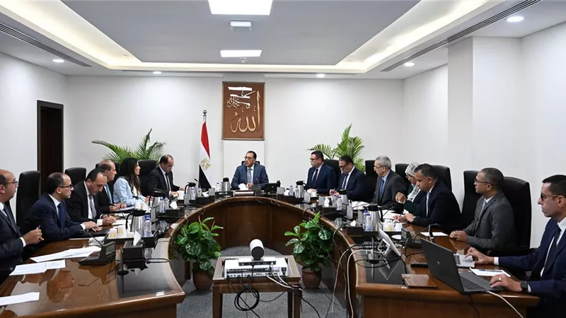 رئيس الوزراء يوجه بصرف كامل التعويضات للمستحقين خلال 3 أشهر