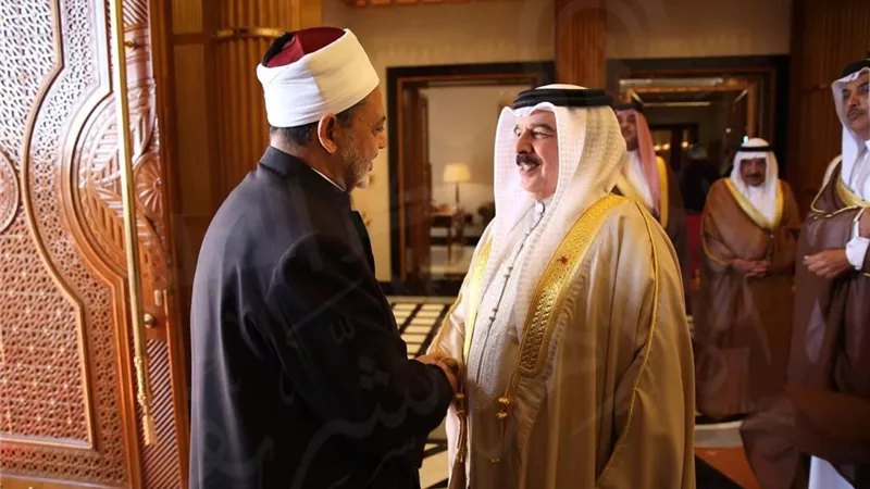 شيخ الأزهر وملك البحرين يناقشان مؤتمر الحوار الإسلامي