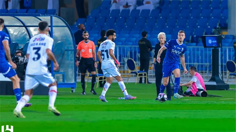 ضمك يتألق ويسجل الثانى أمام الهلال فى الدورى السعودى