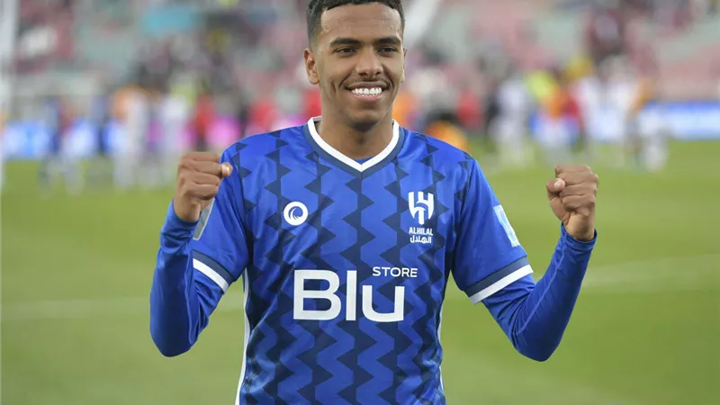 شاهد .. تسديدة مصعب الجوير تمنح الهلال التعادل أمام ضمك