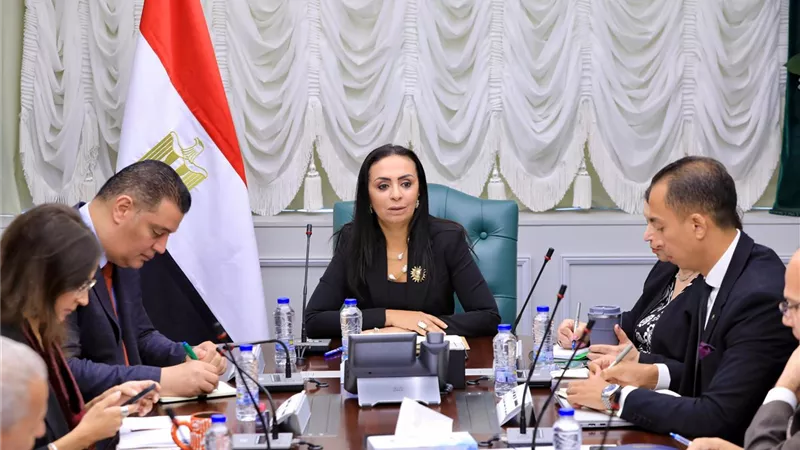 مايا مرسي توجه بالاهتمام بكبار السن وتطوير خدمات دور الرعاية
