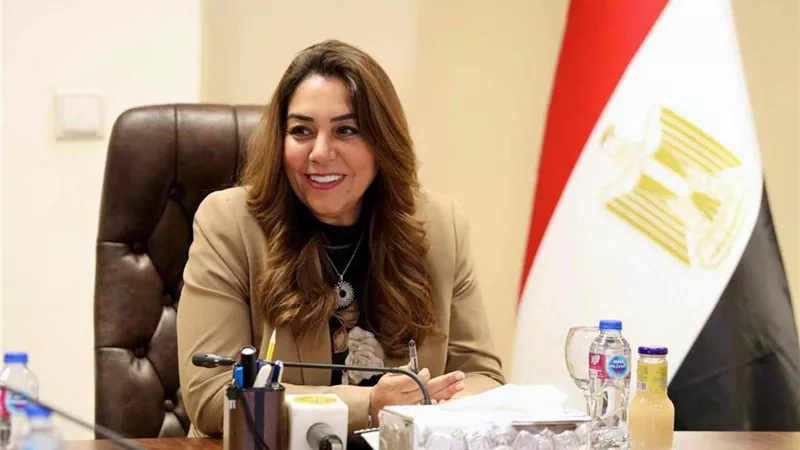 وزيرة التنمية المحلية: الحفاظ علي هوية مدينة دهب وطبيعتها السياحية