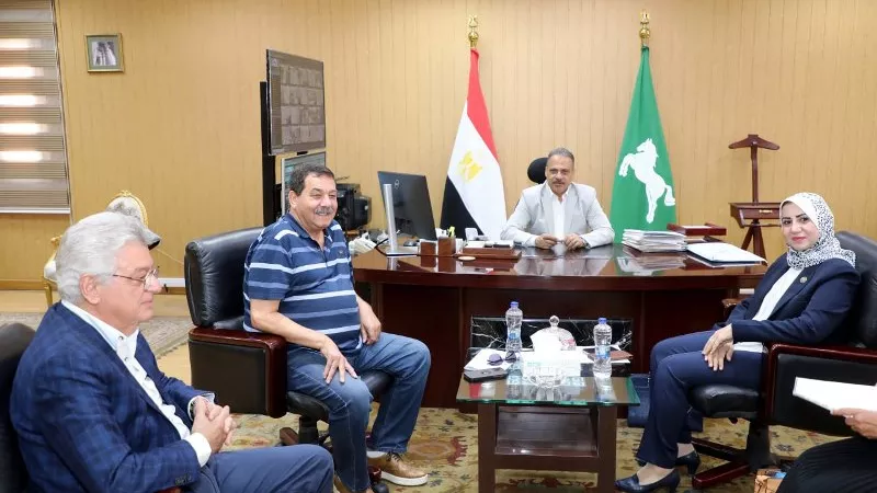 محافظ الشرقية يلتقي نواب البرلمان لإستعراض حل مشاكل دوائرهم