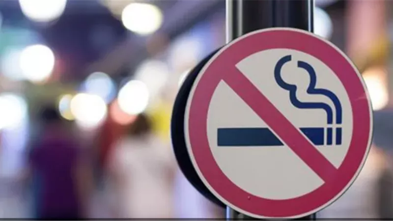 هل تلجأ بريطانيا إلى حظر التدخين في الأماكن المفتوحة