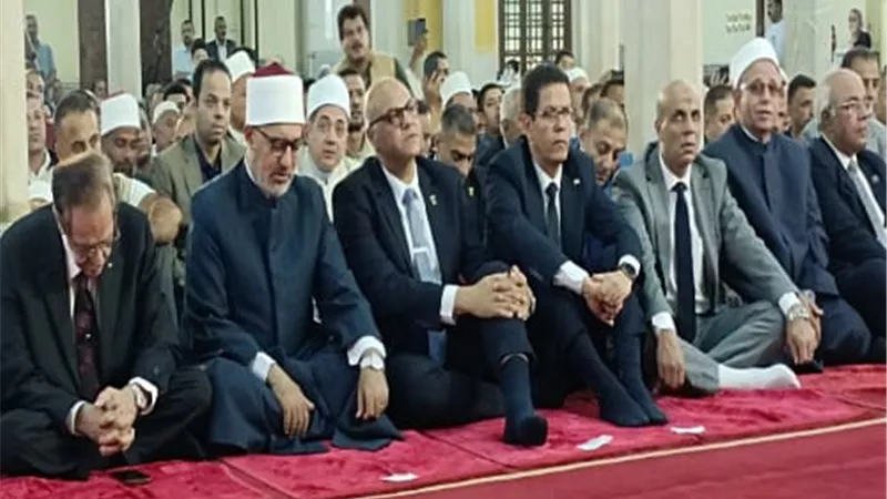 محافظ القليوبية يؤكد أهمية الوحدة والتكاتف في مواجهة التحديات